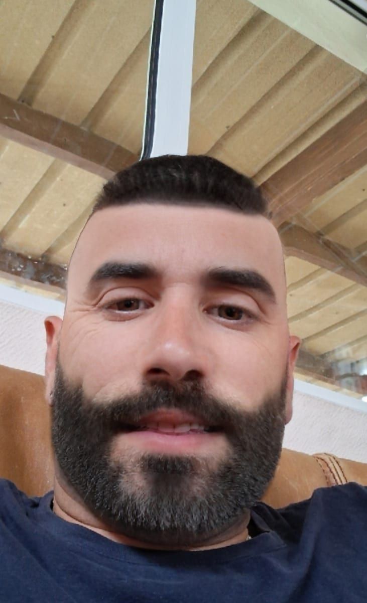 Profil von Haouari
